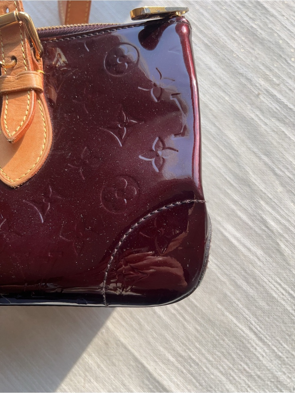 LOUIS VUITTON AMARANTE VERNIS ROSEWOOD AVENUE BAG - Picture 3 of 12